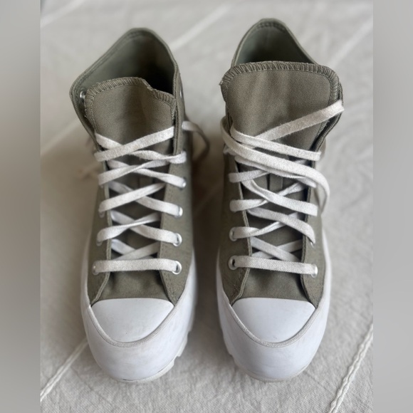 Converse Chuck Taylor Shoes Women’s Size 7.5 - Picture 4 of 6